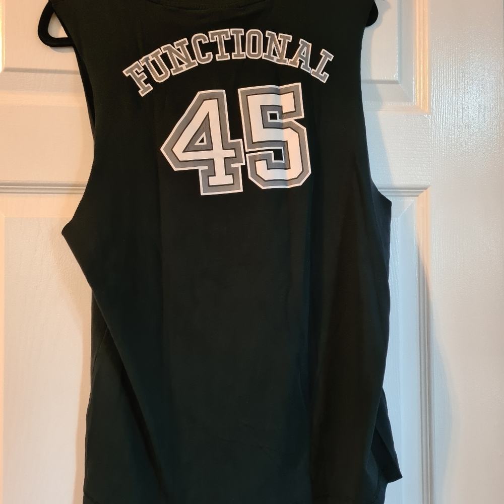 Sleevless sport shirt